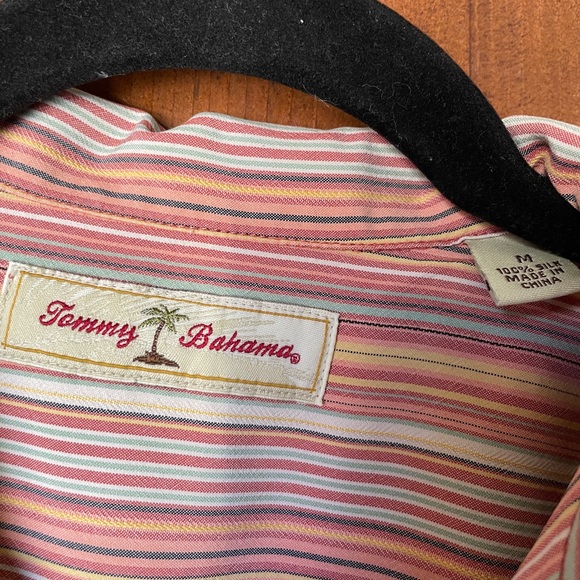 NWOT Tommy Bahama Button Up - Picture 3 of 5